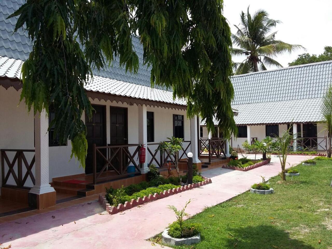 Rasa Senang Villa -Islam Guest Only Pantai Cenang  Exterior foto