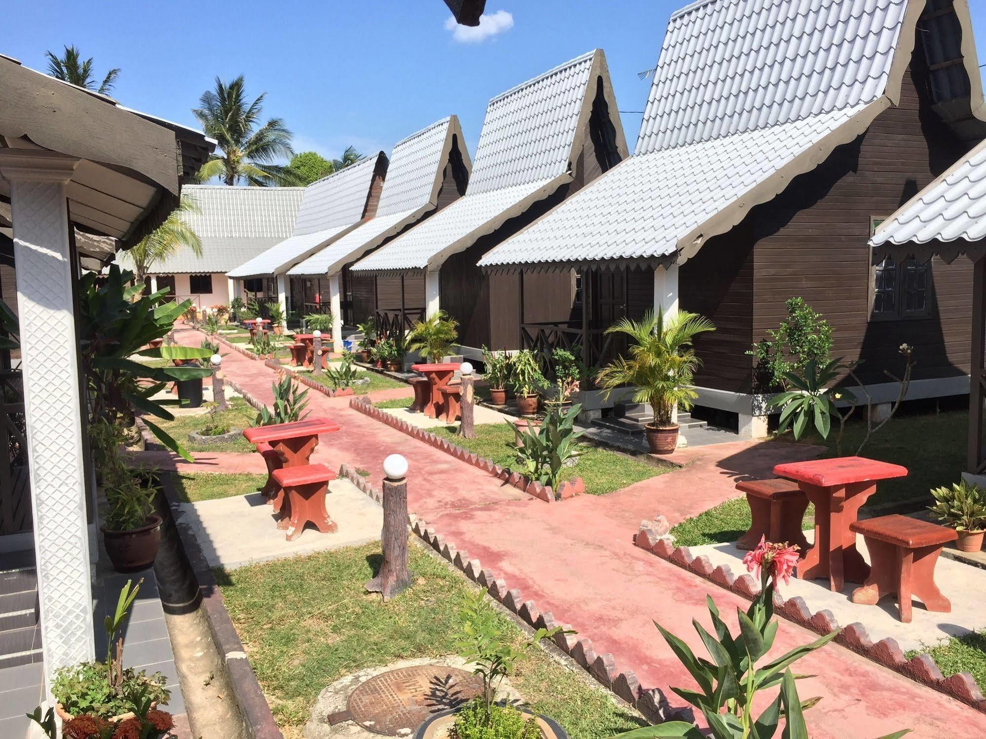 Rasa Senang Villa -Islam Guest Only Pantai Cenang  Exterior foto