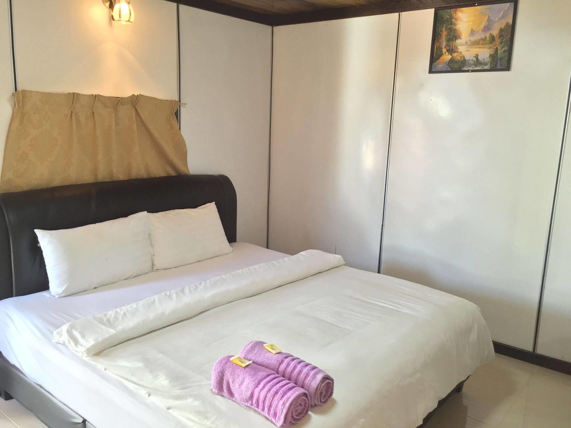 Rasa Senang Villa -Islam Guest Only Pantai Cenang  Exterior foto