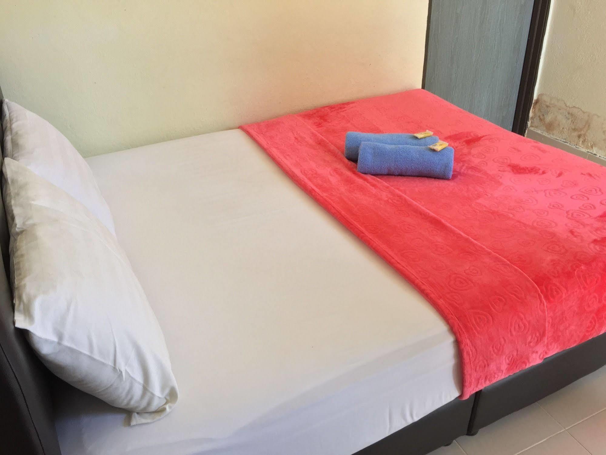 Rasa Senang Villa -Islam Guest Only Pantai Cenang  Exterior foto